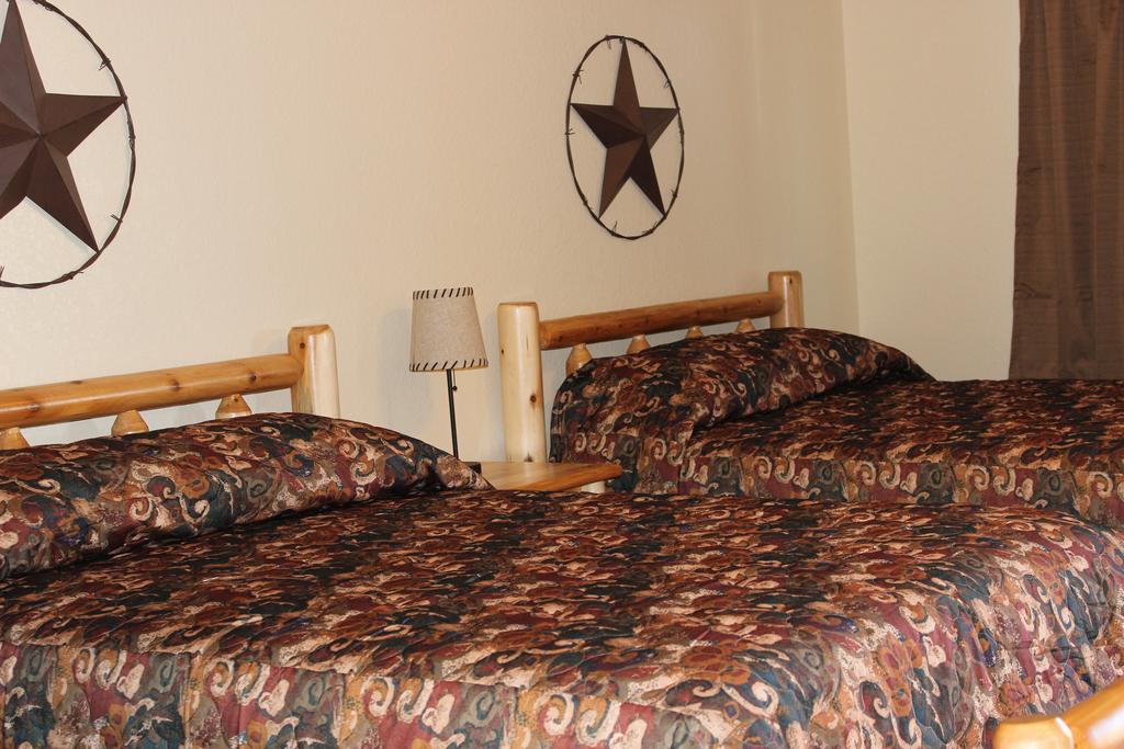 4K Lodges Poth Bagian luar foto